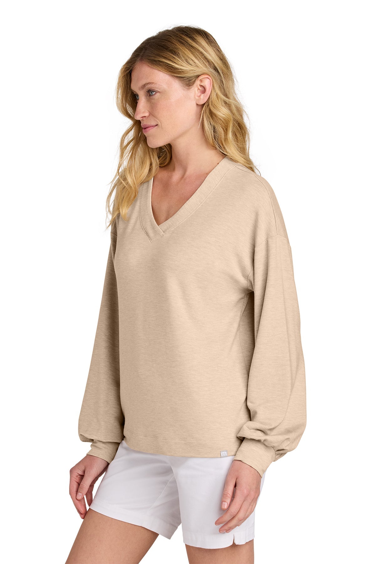 TM1LD009 TravisMathew Women’s Long Weekend V-Neck