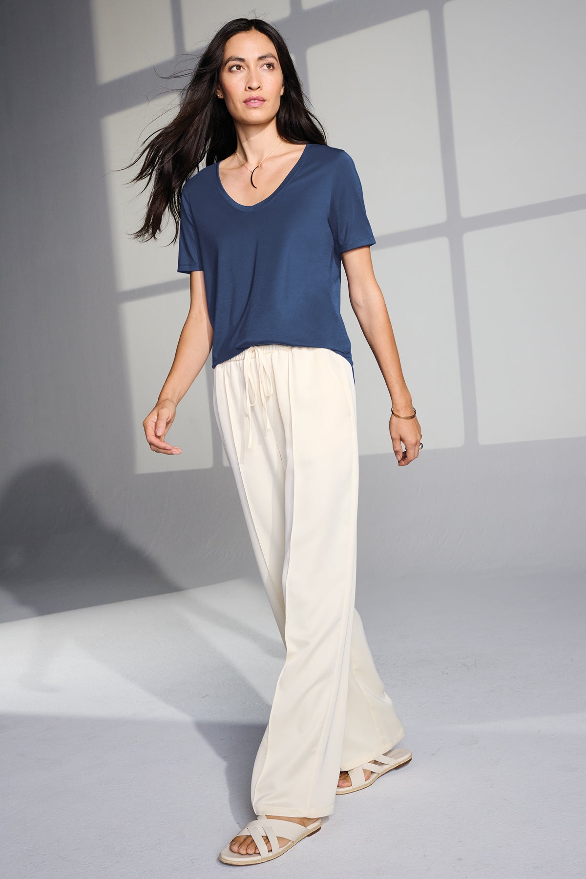MM1017 Mercer+Mettle® Women’s Stretch Jersey Relaxed Scoop